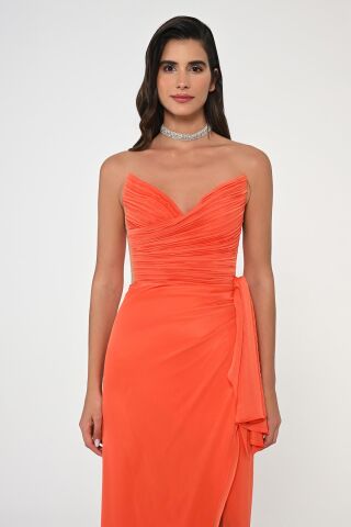 Straplez Üst Pliseli Yandan Yırtmaçlı Şifon Uzun Elbise ORANGE - 36